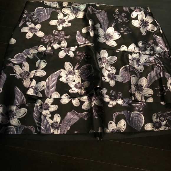 Zara skirt - Picture 2 of 3